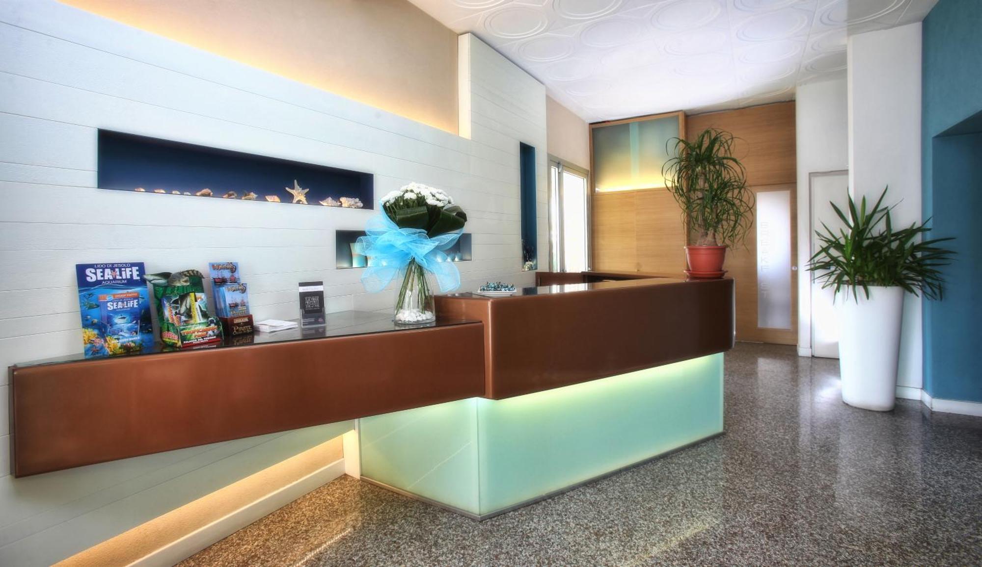 Hotel Dante リド・ディ・イエゾロ エクステリア 写真